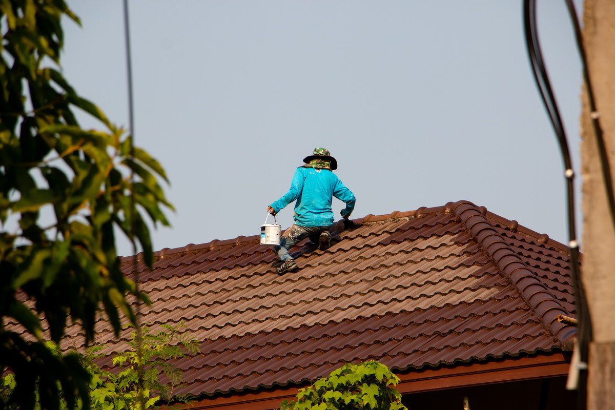 屋根塗装とそのほかの屋根修繕工事の違い